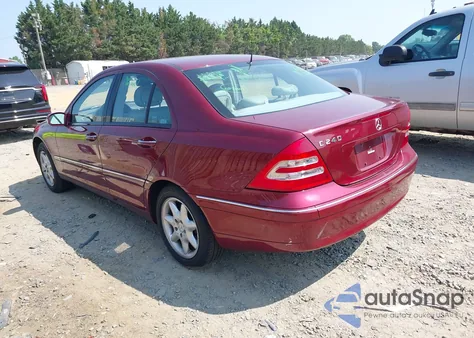 2003 Mercedes-Benz C 240 из США, поврежденный, VIN WDBRF61J63F302232